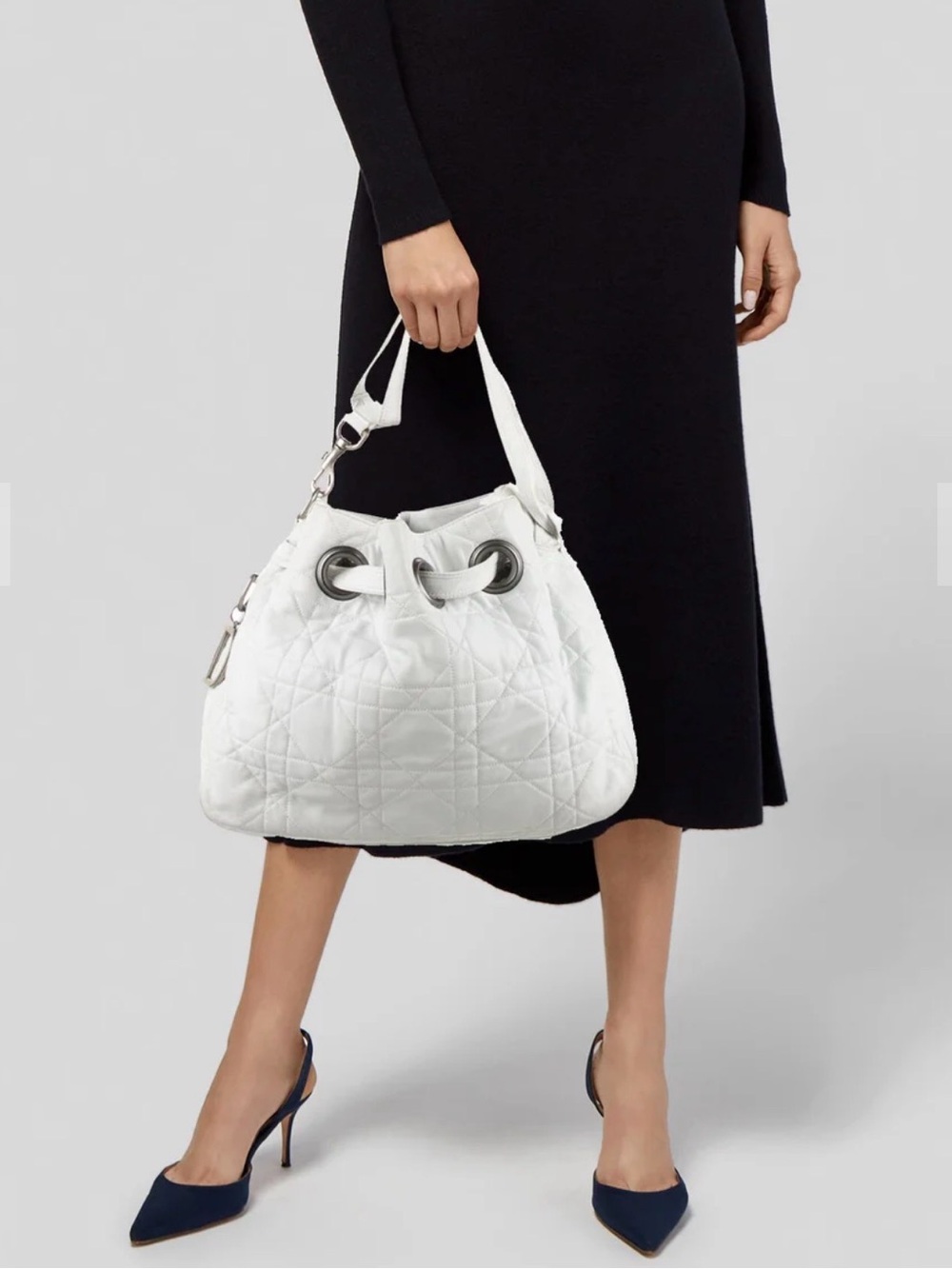 Dior Authentic White Quilted Bucket Bag with D Logo Charm - Picture 13 of 14
